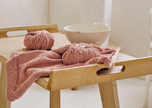 Le point jersey : apprendre à tricoter à l’envers