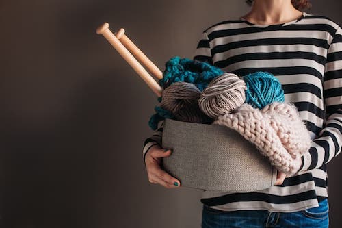 L’attribut alt de cette image est vide, son nom de fichier est tricot-changer-pelote.jpeg.